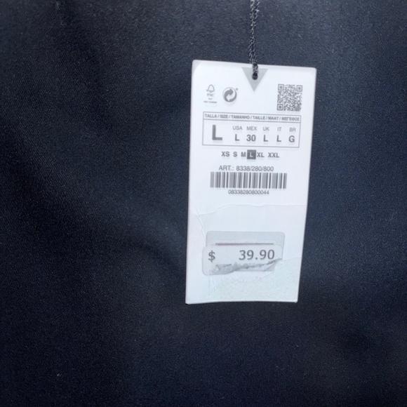 Black mini skirt - Picture 3 of 5